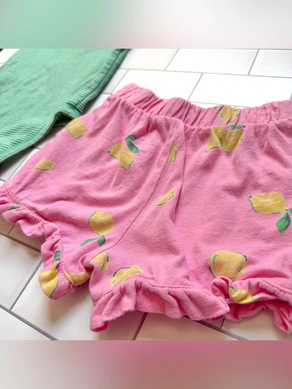 12-18M🍋 GAP Lemon Pink Ruffle Shorts & Coordinating Green White Stripe Bodysuit